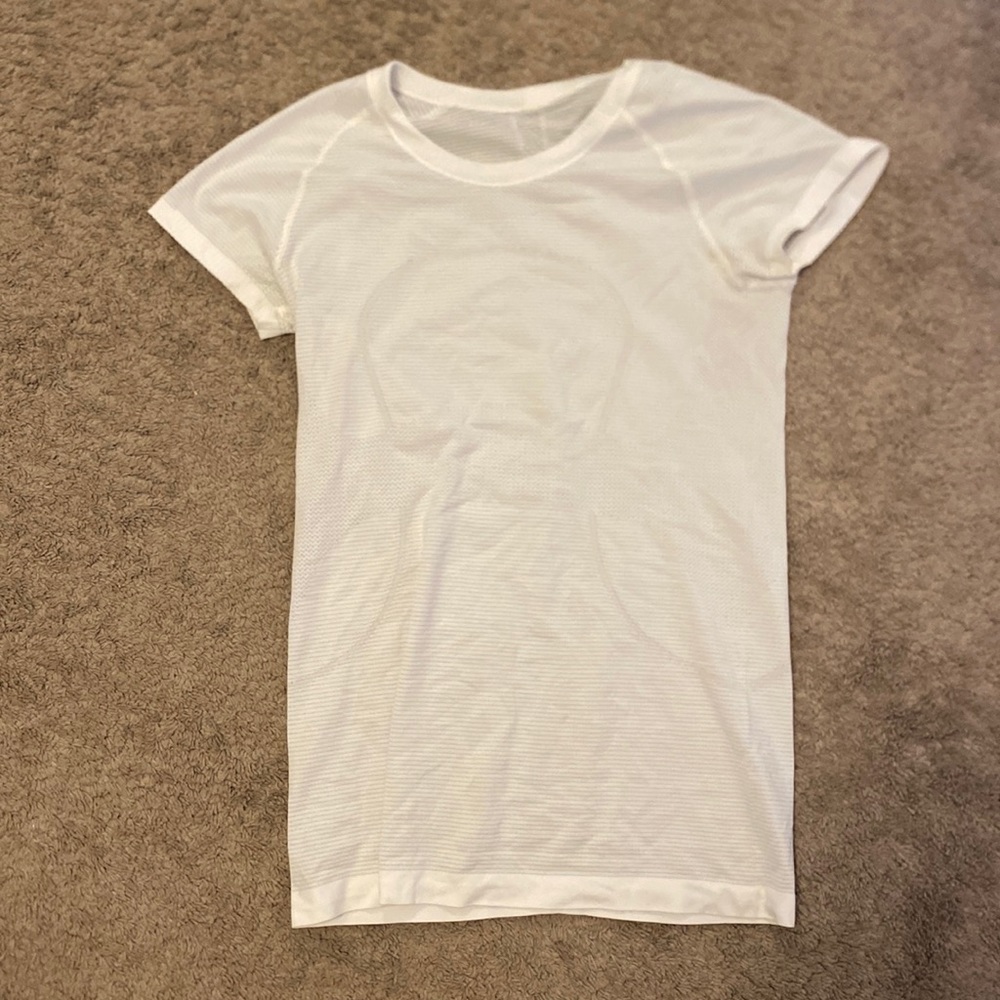 Lululemon Short sleeve top size 8